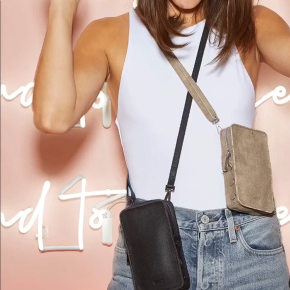 NWOT Hammitt cell phone crossbody - Picture 2 of 6